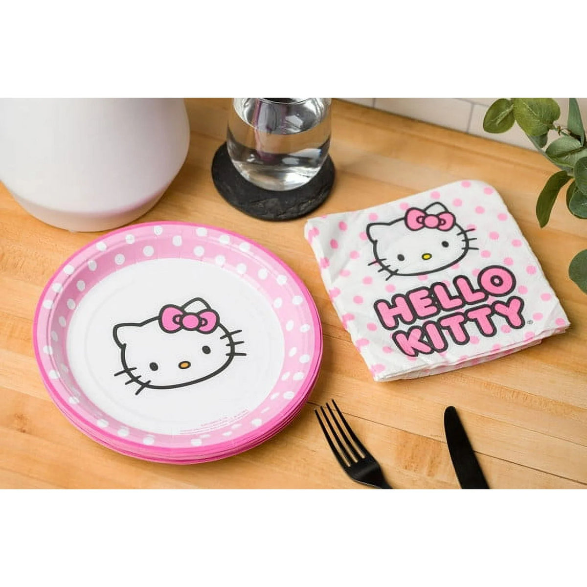 Hello Kitty Paper Napkin And Plate 32 Piece Party Pack, Pink Dots