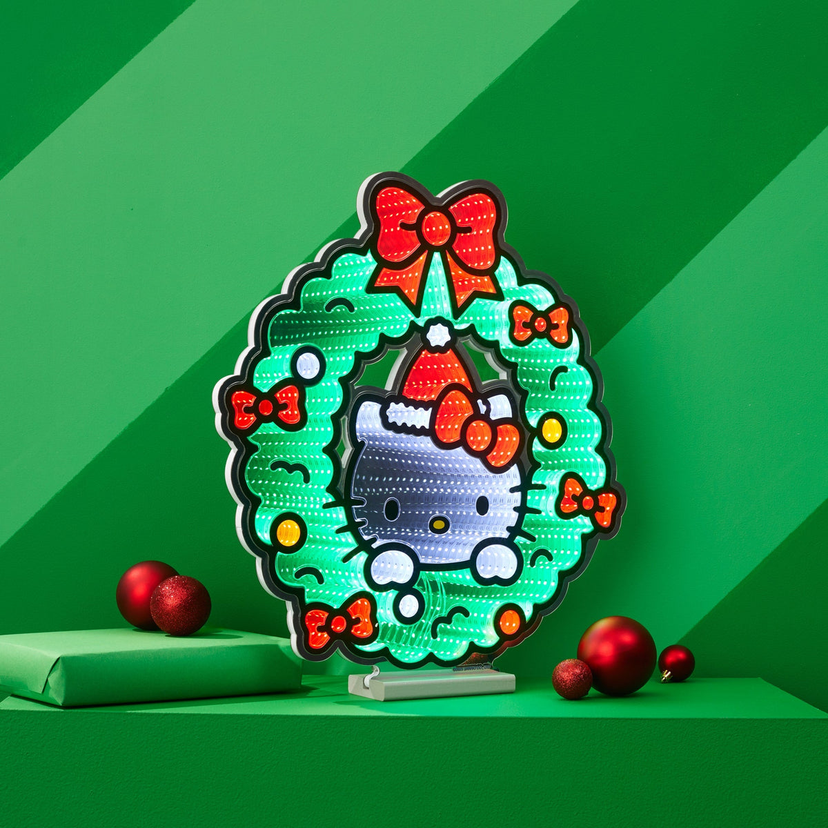 Hello Kitty Twenty Inch Holiday Wreath Infinity Light Ekkolight